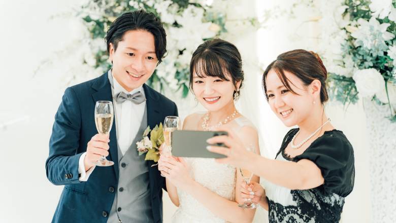 結婚するお二人に